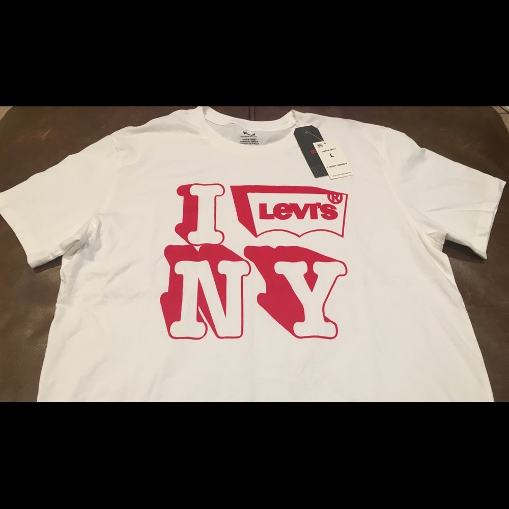 Levi’s T-Shirt Size Large Men’s New With Tags